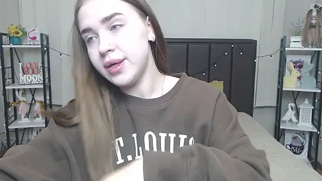 LauraHlot online show from September 25, 5:50 am