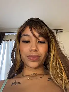MarieLeon online show from May 25, 9:36 pm