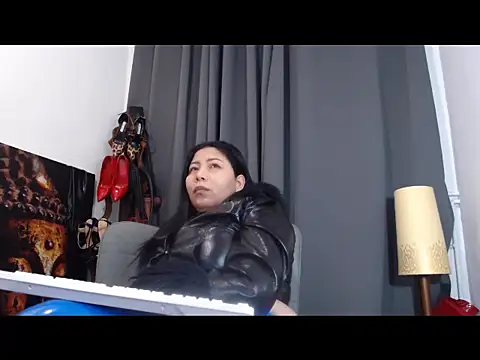 LeizaMagnus online show from February 16, 10:20 pm