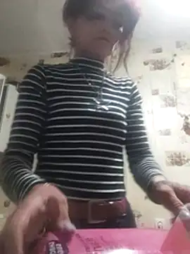 SweetLeila40 online show from April 7, 6:21 pm