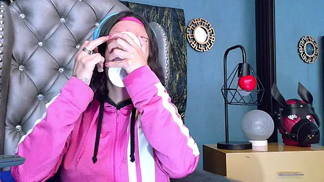 LusstCruella online show from April 13, 11:55 am