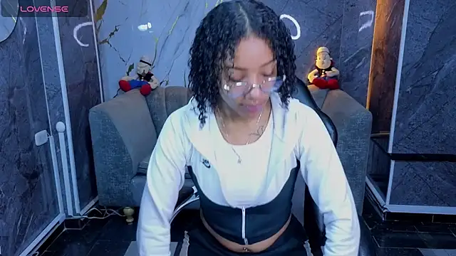 Violeth b online show from May 27, 12:57 pm