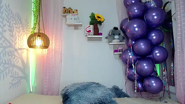 Alison Wiley online show from October 21, 6:17 am