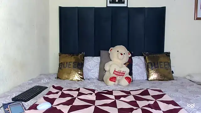 quenliyasa online show from October 1, 7:13 am