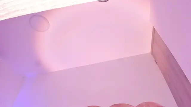 amelie murphy  online show from April 16, 10:59 am