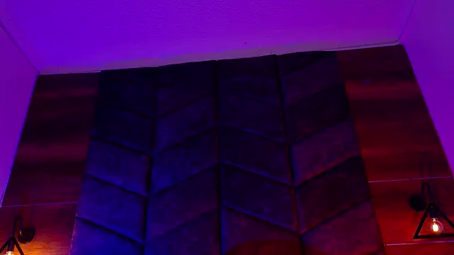 ParisFox  online show from February 5, 7:39 pm