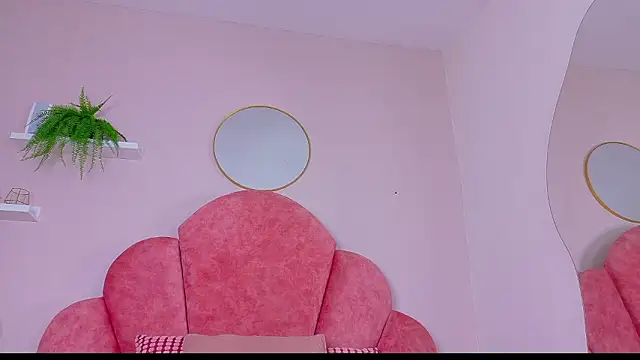 ParisFox  online show from February 24, 7:45 pm