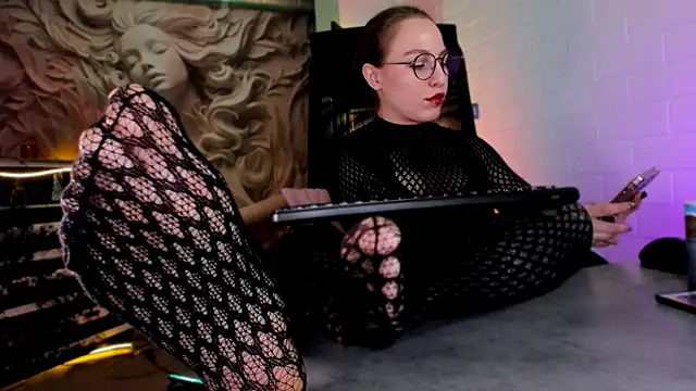 AphexQueen online show from April 15, 12:49 pm