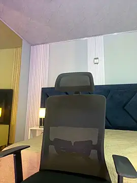 Emy leon online show from September 18, 8:18 pm