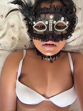 Bella Luna18 online show from February 9, 9:06 pm