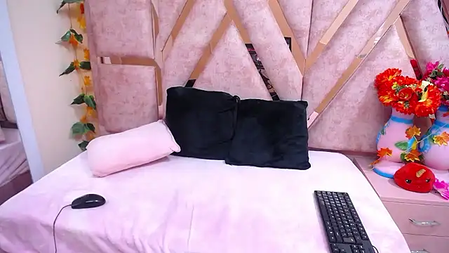 CataleyaLars20 online show from January 9, 1:59 pm