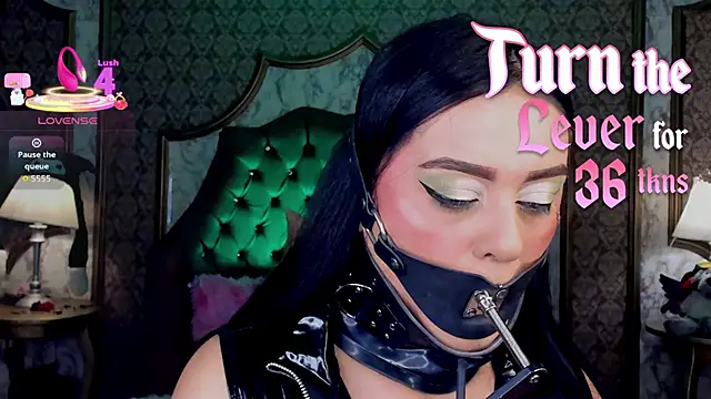 SoffiQueen online show from March 6, 2:23 pm