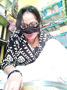 heenage online show from April 30, 8:19 am