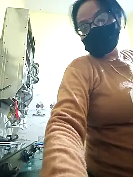 heenage online show from December 5, 3:57 pm