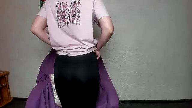 Sannyflover online show from April 20, 8:39 am