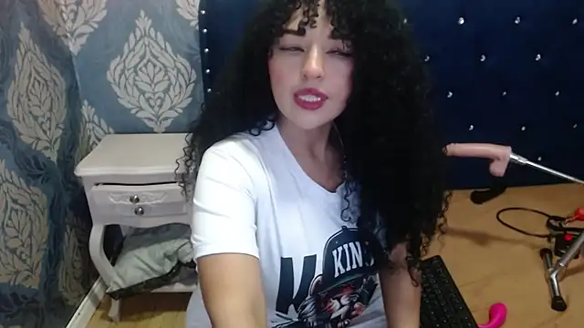 Sofiacowperx online show from October 11, 4:42 pm