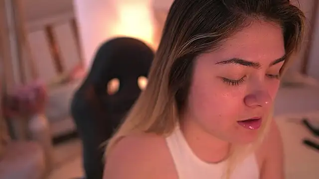 Lau Bee online show from November 9, 6:04 pm