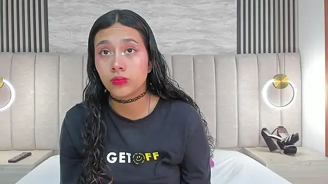 laura smith33 online show from October 6, 2:56 pm