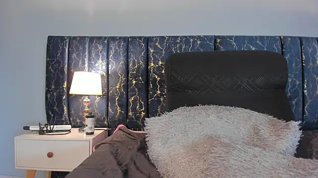 Sophia Lemos online show from December 17, 1:48 pm