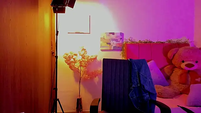 Charlee pink online show from March 21, 7:35 am