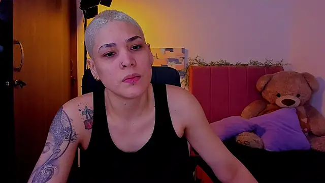 Charlee pink online show from April 5, 2:54 am