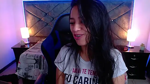 Julietacollins06 online show from November 19, 1:11 pm