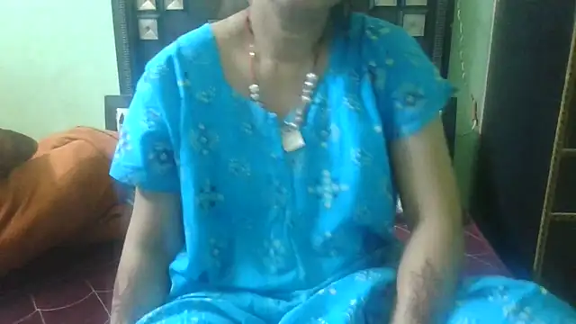 couplesuni online show from October 13, 10:40 am