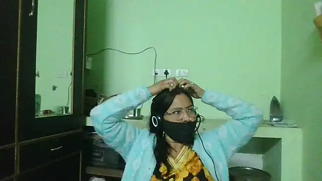 couplesuni online show from February 20, 5:39 am