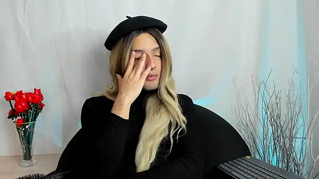 LukaCastillo online show from October 31, 9:41 pm