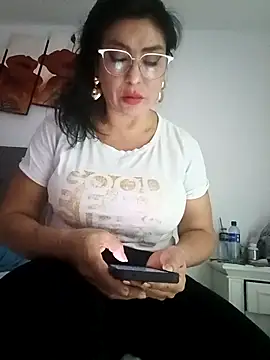katysquirtdirty online show from April 29, 11:54 pm