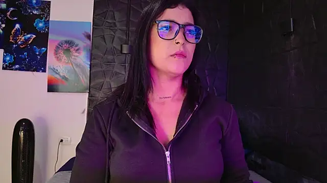 graceymilf666 online show from October 7, 11:36 am