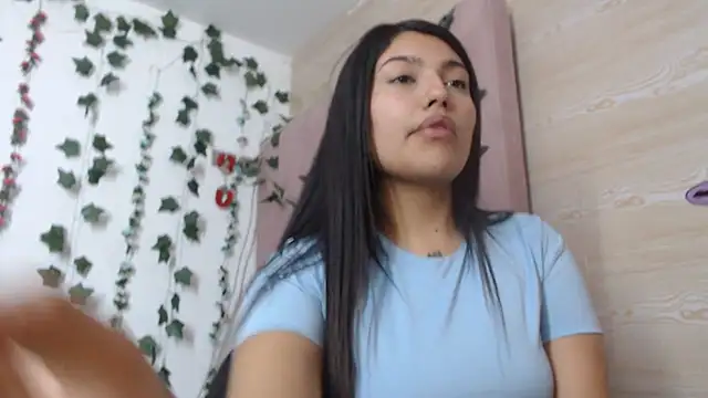 SarahStones online show from July 30, 4:02 am