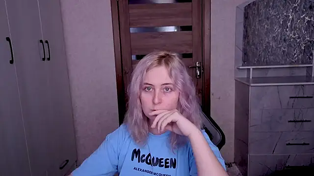 Kristy-Max online show from March 21, 8:52 am