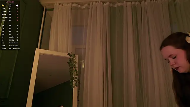 SunnyRisha online show from November 17, 5:41 am