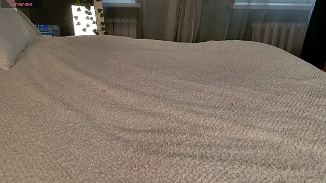 SunnyRisha online show from September 19, 5:06 am