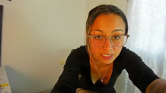 tatiana valencia online show from June 4, 2:43 pm