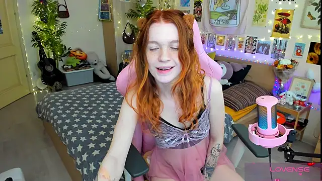 Sunny Elly online show from March 29, 9:30 am