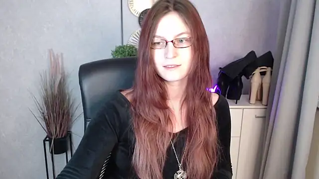 emmaxDelight online show from February 24, 6:23 am