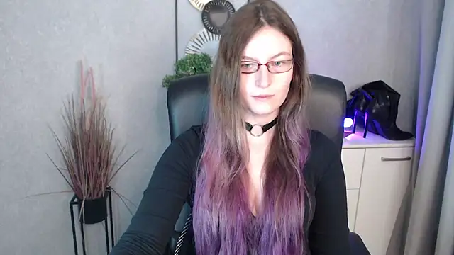 emmaxDelight online show from October 28, 6:41 am