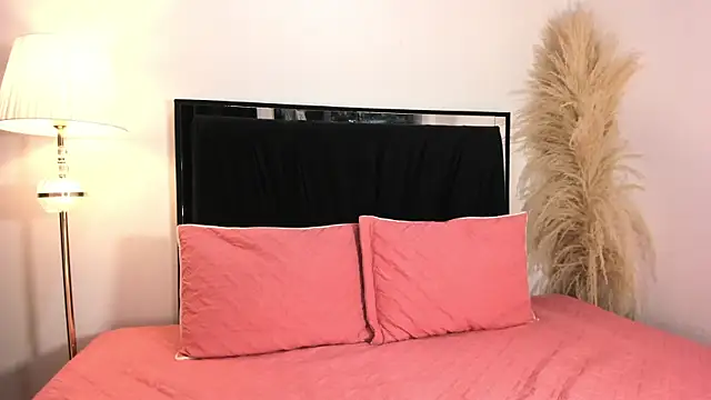 lilithTeen1  online show from April 20, 8:34 pm