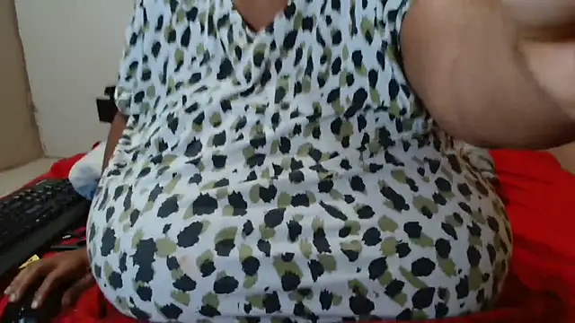 tinagiant online show from October 30, 4:04 am