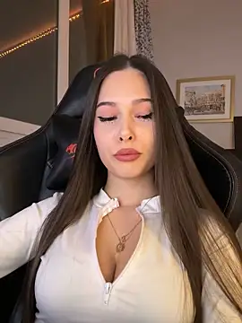 EricaWalls online show from February 9, 11:07 pm