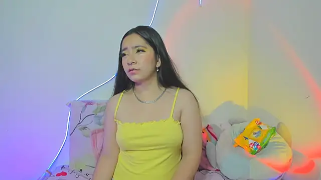 litle mily  online show from October 30, 9:27 pm