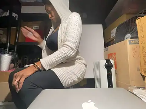 wynterheat online show from December 5, 1:01 pm