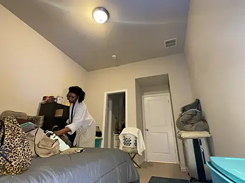 wynterheat online show from March 29, 1:48 am