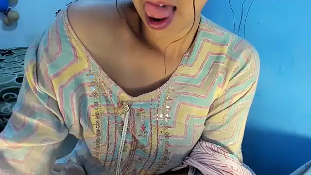 aarjulove online show from February 21, 3:46 pm