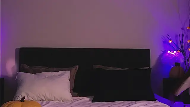 Denise Garciia online show from November 11, 12:46 pm