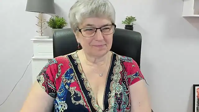 IrisDream online show from July 7, 8:07 am