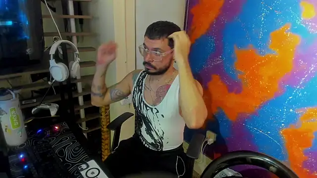 leondevereda online show from September 25, 12:43 am