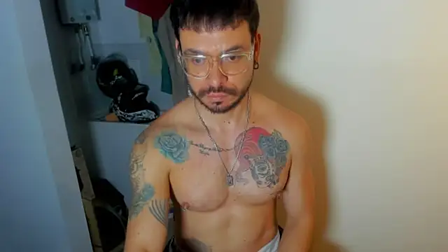 leondevereda online show from December 18, 1:43 am